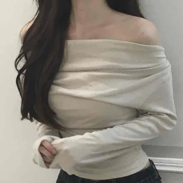 새상품 베이지 오프숄더