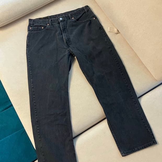 OOs Levi's black 505