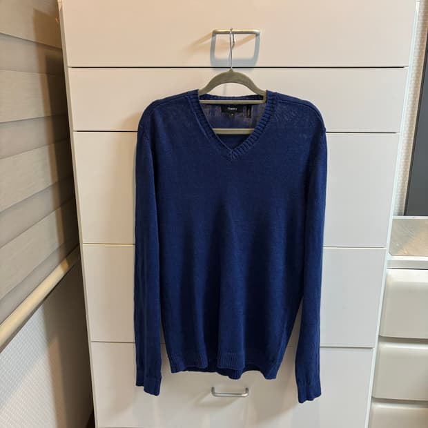 띠어리 린넨 100% 코발트 블루 브이넥 니트 남녀공용