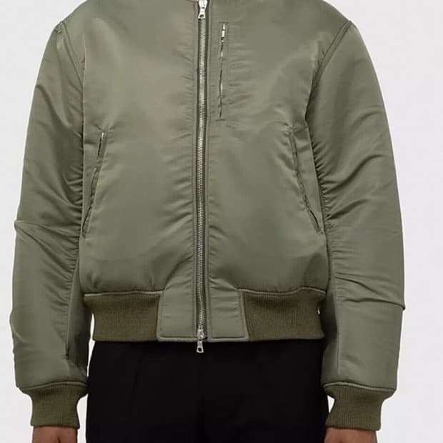 드리스 반 노튼 베르소 봄버 L