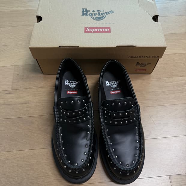 [270] 슈프림x닥터마틴 스터드 팬톤