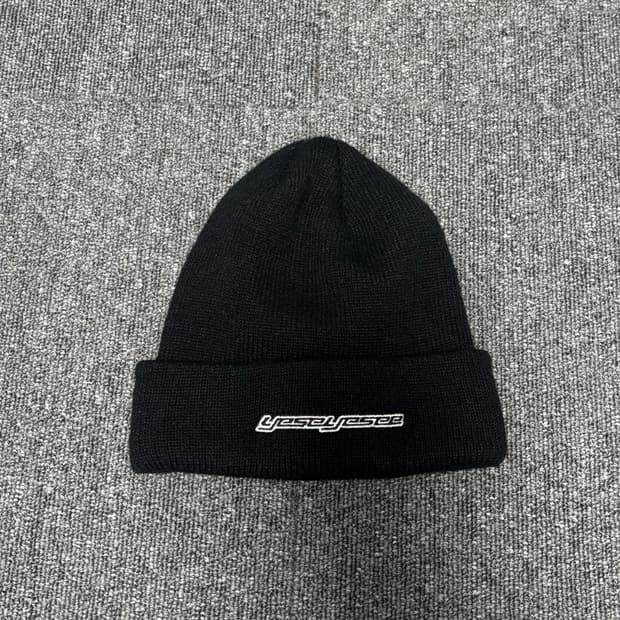 Yeseyesee 예스아이씨 비니 블랙