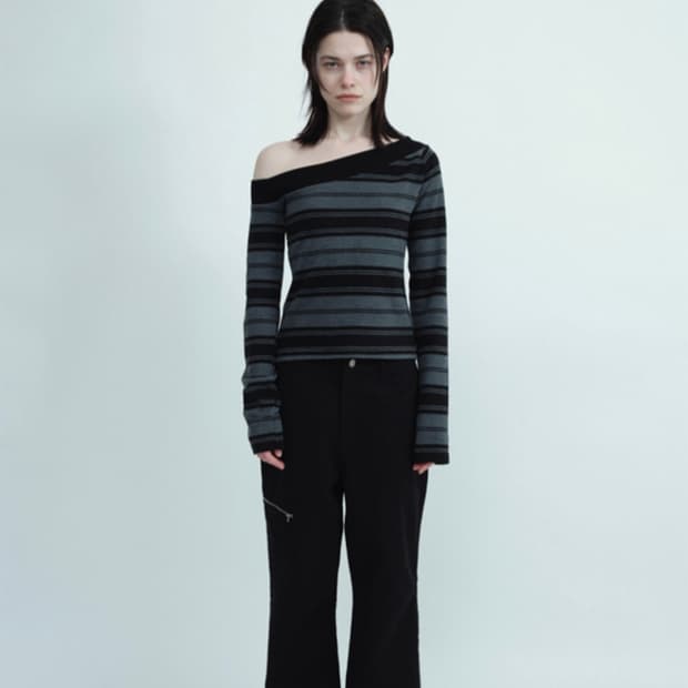 밀로우먼 오픈숄더 니트