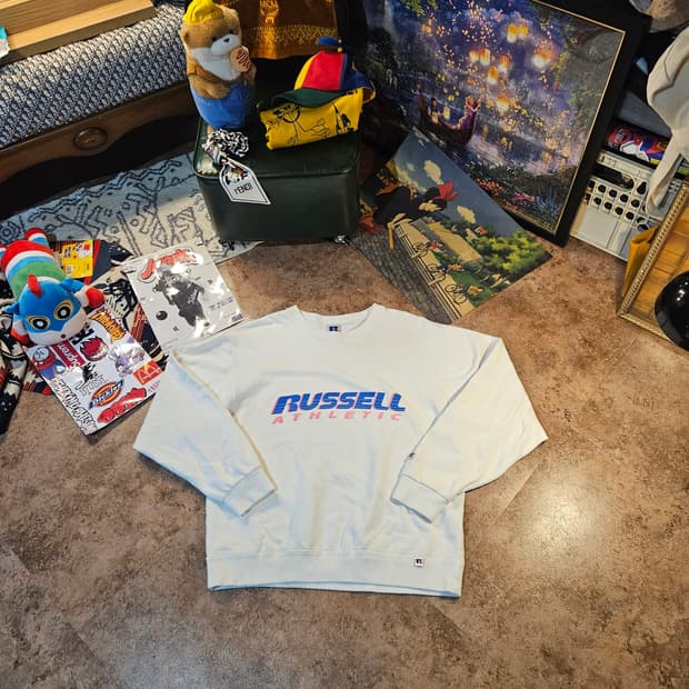 러셀 애슬레틱 RUSSELL ATHLETIC 맨투맨 (오프화이트)
mad