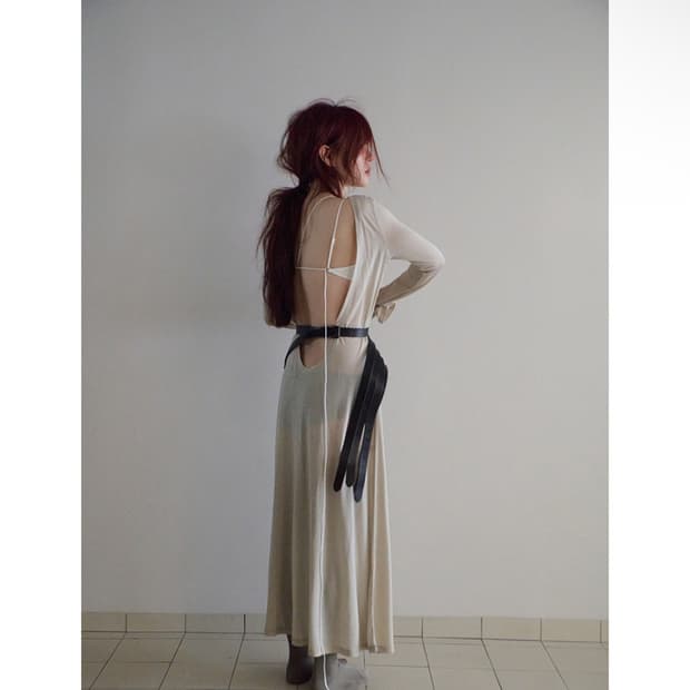 [새상품] 프레클 백리스 맥시 드레스