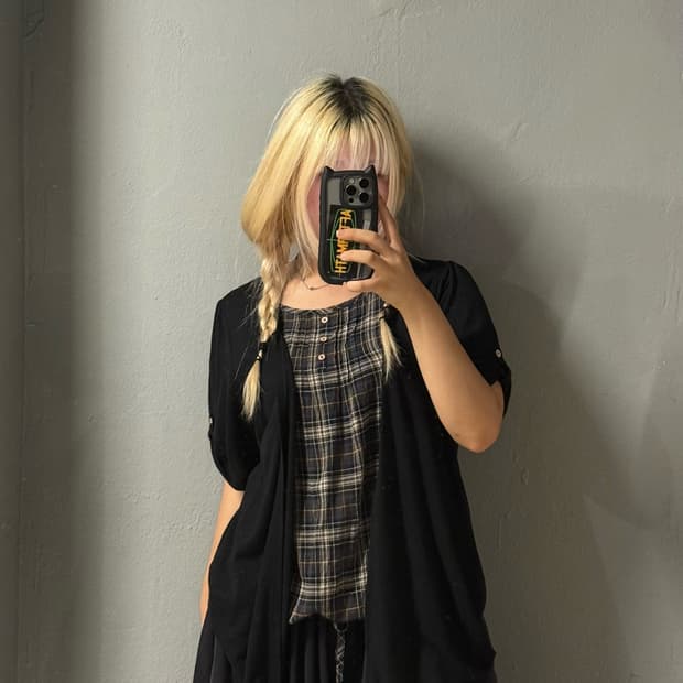 check pattern layered detail top 