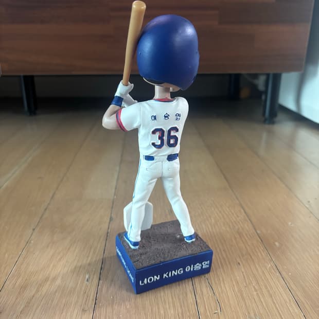 이승엽 은퇴 기념 피규어