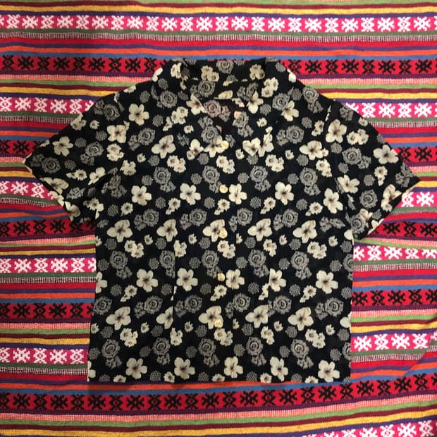 플라워 패턴 반팔 셔츠