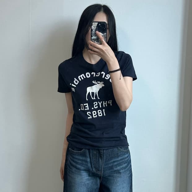 아베크롬비 y2k 와투케 네이비 반팔 티셔츠