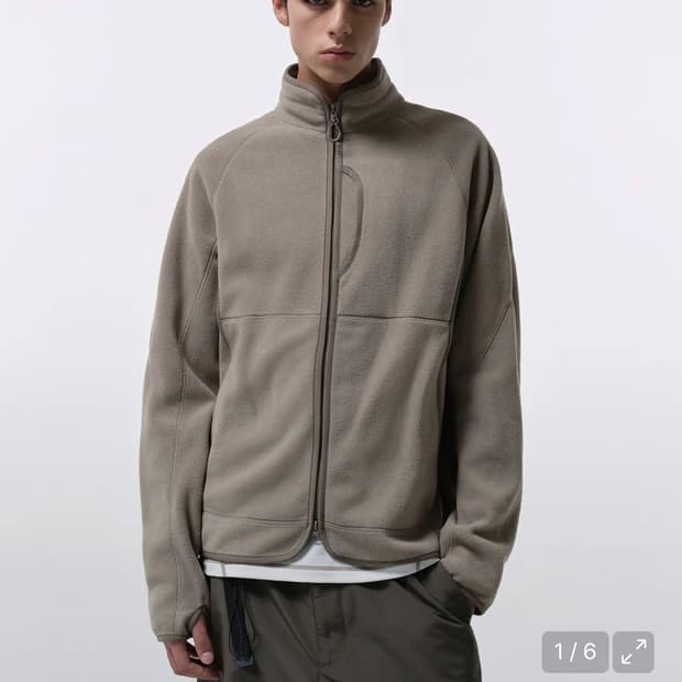 무탠다드 시티 레저 스트럭처드 폴라 플리스 하이넥 재킷 머드 베이지 L