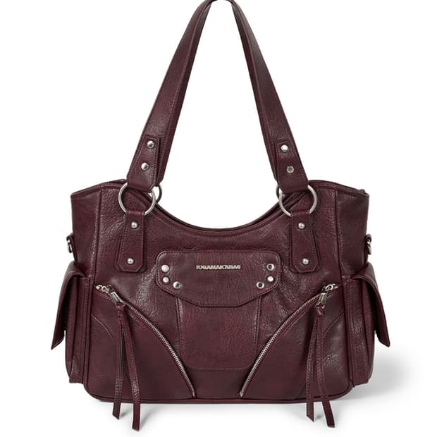 Studded Leather Shoulder Bag 이우가마카라스