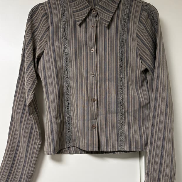 스트라이프 펀칭 레이스 긴팔 셔츠