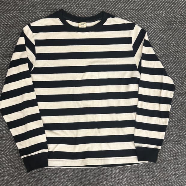 아웃스탠딩 스트라이프 긴팔티 (M)