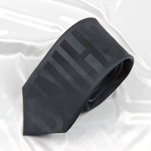 모스키노 8cm 미사용 S등급 신형 남자 명품 넥타이