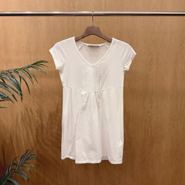 막스마라 위켄드 브이넥 핀턱 절개 디테일 블라우스 아이보리