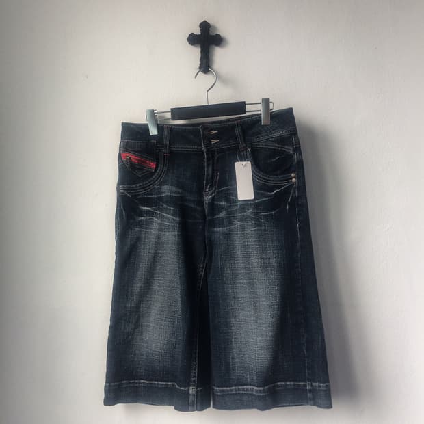 Washing denim half pants