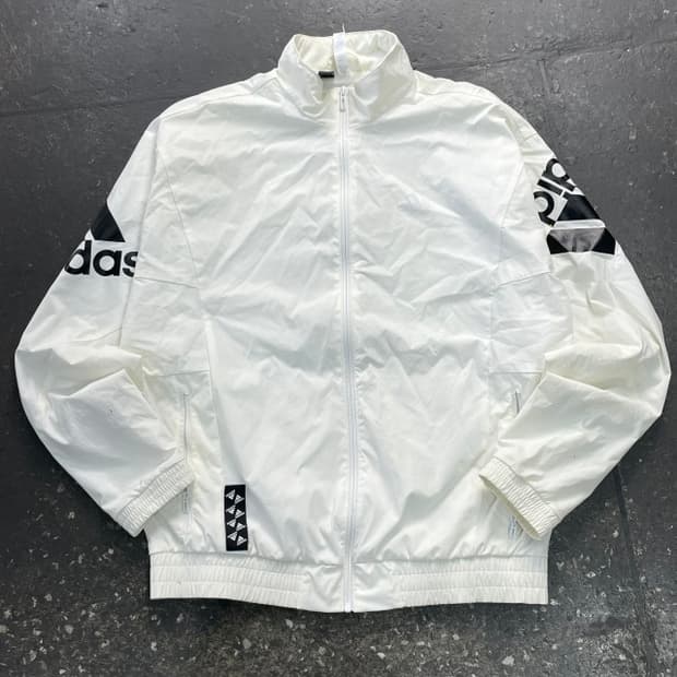 100 아디다스 바람막이