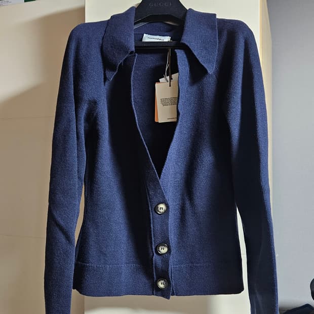 나누슈카 가디건 정품 신품 80만짜리 네이비