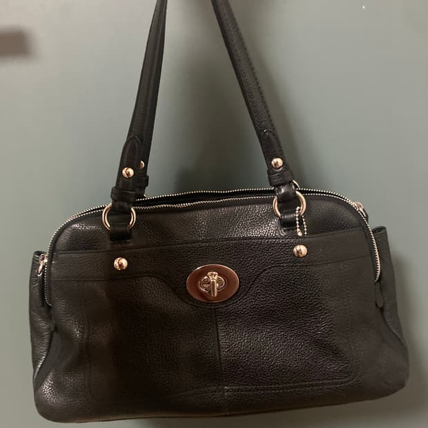 코치 블랙 숄더백