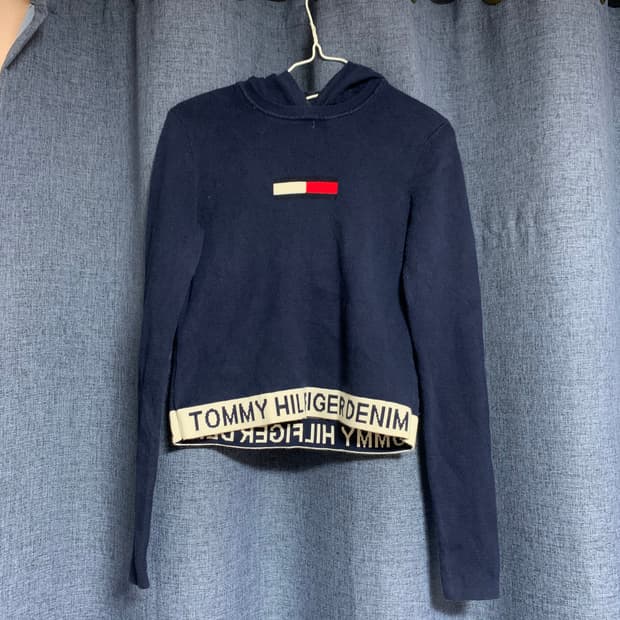타미힐피거 네이비 니트 크롭 후드