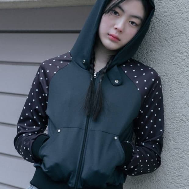 오헤시오 도트 투톤 집업 차콜