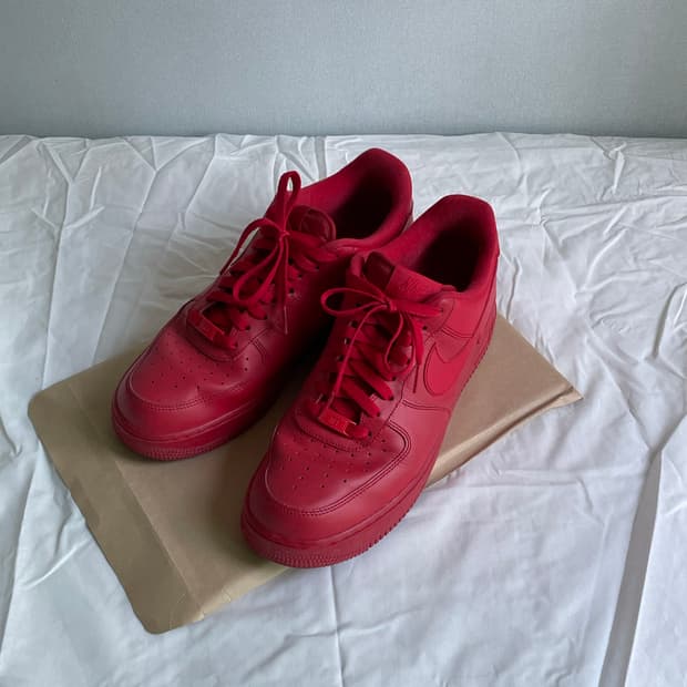 나이키 에어포스 LV8 트리플 레드 280