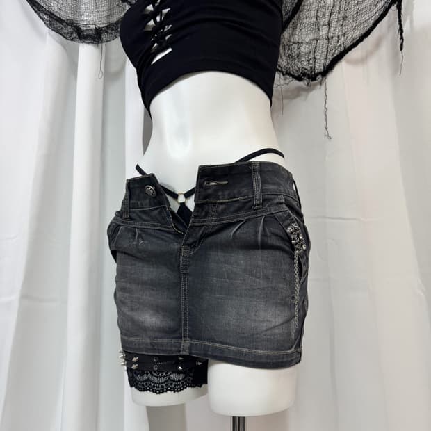 skull chain skirt