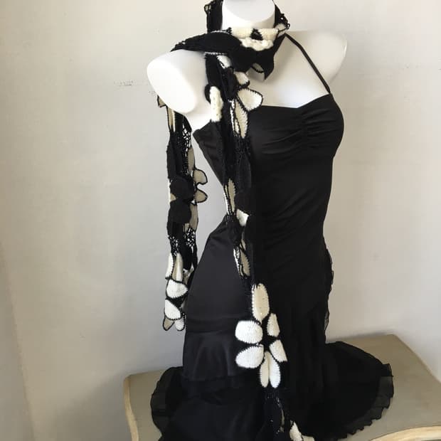 flower pattern crochet scarf