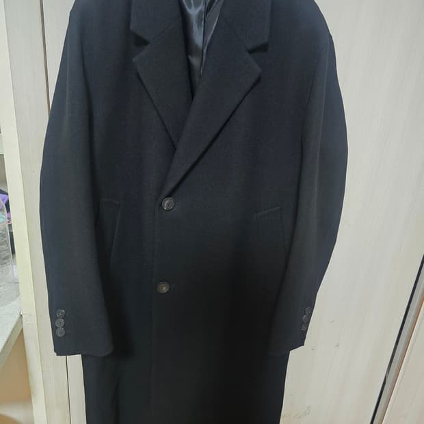 솔리드옴므 블랙 싱글코트 46사이즈 팝니다