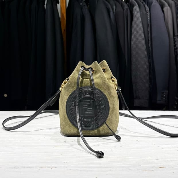 펜디 카키 몬트레조 미니 스웨이드 버킷백