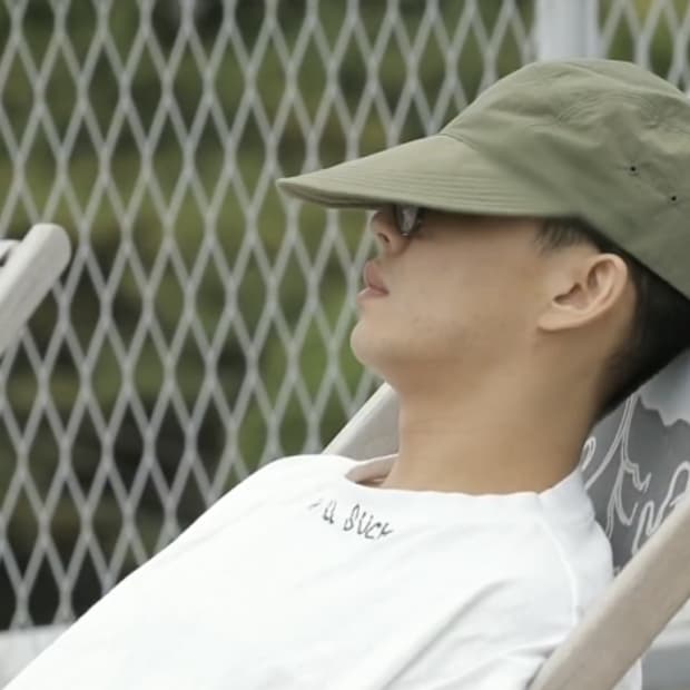 유아인 제이드골드나인 캠프캡 급처가
