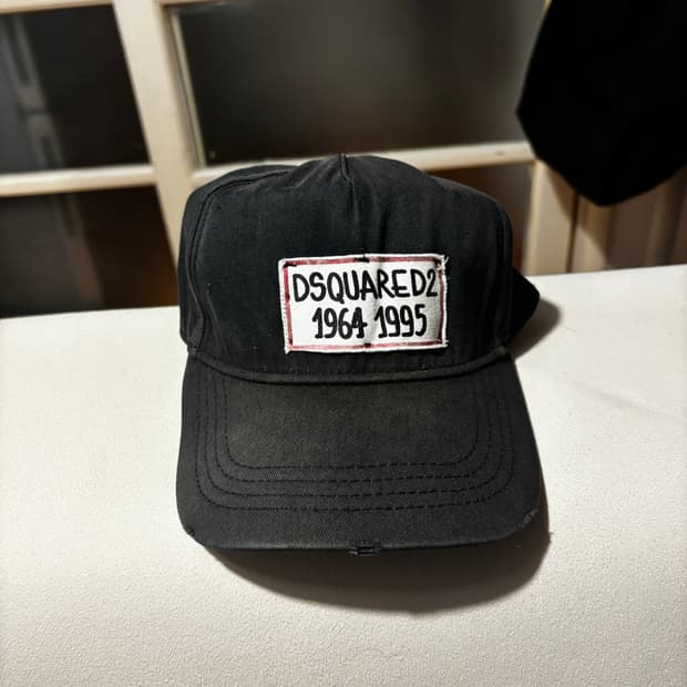 디스퀘어드 모자 판매