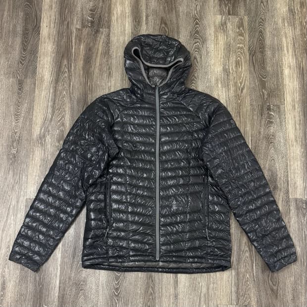 마운틴하드웨어 고스트 위스퍼러 800 후디 경량패딩