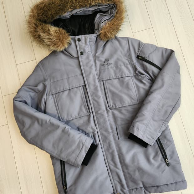 빈폴 스포츠 남녀공용 그레이 덕다운 패딩 사이즈90(s)

사용감 거의 