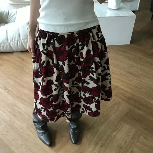 vintage flower pattern skirt