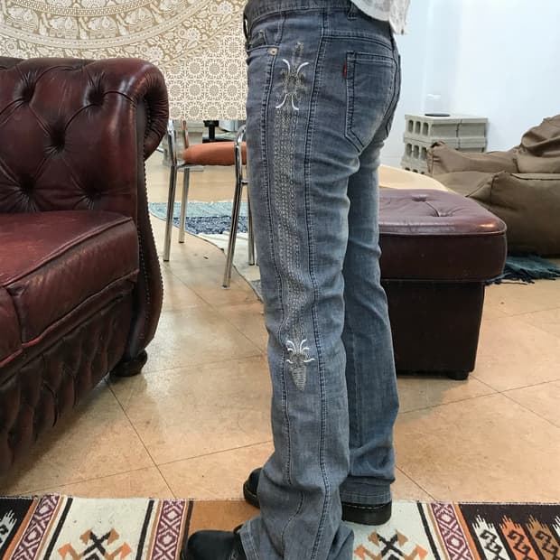 Zzaim 자수 디테일 부츠컷 데님팬츠