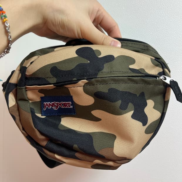 잔스포츠 카모 피브스에비뉴 힙색가방