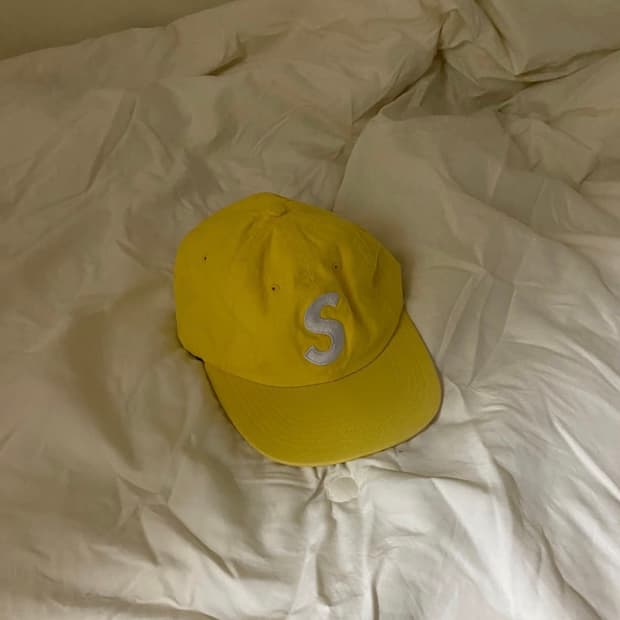 슈프림 s로고 캡 옐로우