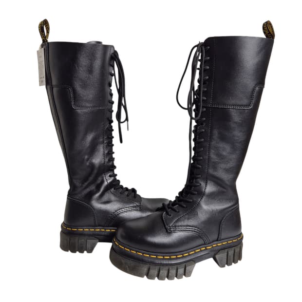 240-245) Dr.Martens 닥터마틴 20홀 니하이 플랫폼 부츠