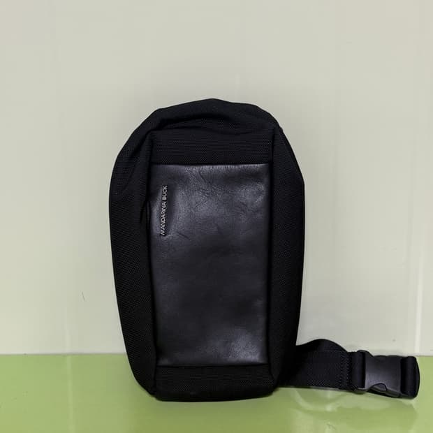 만다리나덕 슬링백