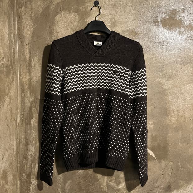 라코스테 패턴 브이넥 니트