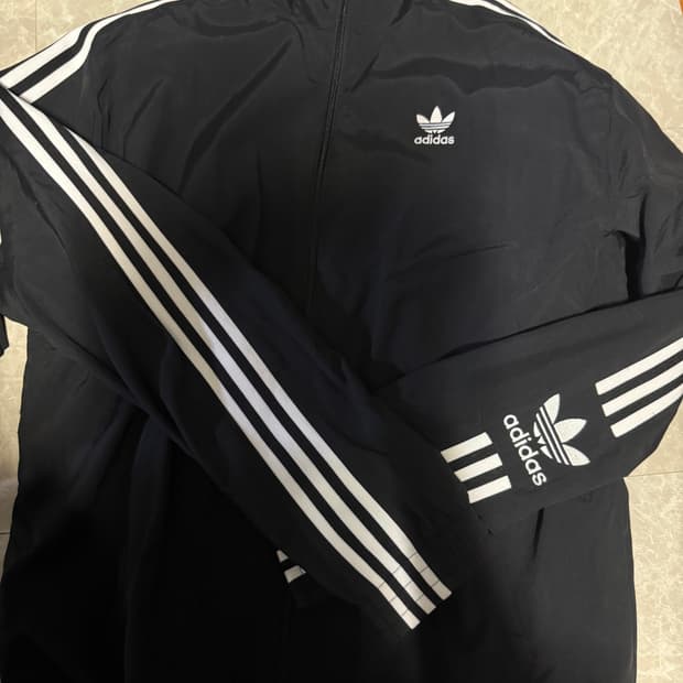 L사이즈 아디다스 락업 트레포일 트랙탑 블랙