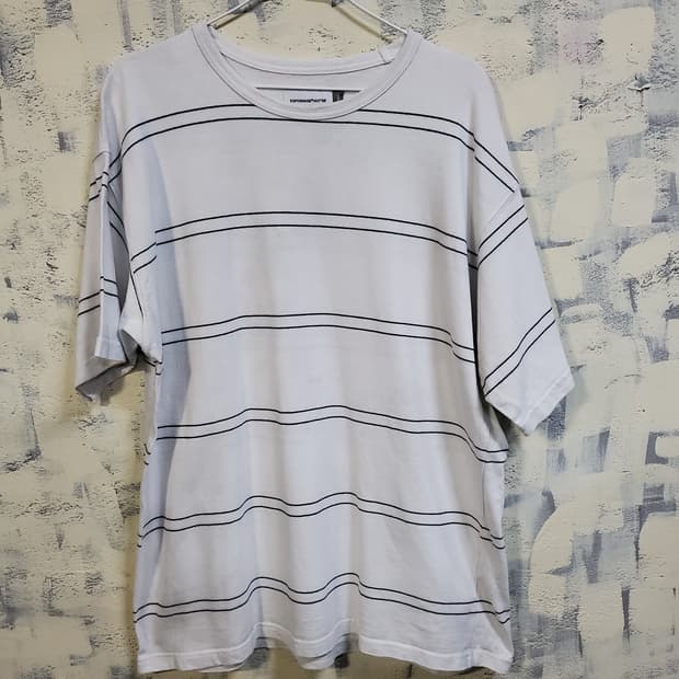 에스피오나지 흰색 스트라이프 반팔티 