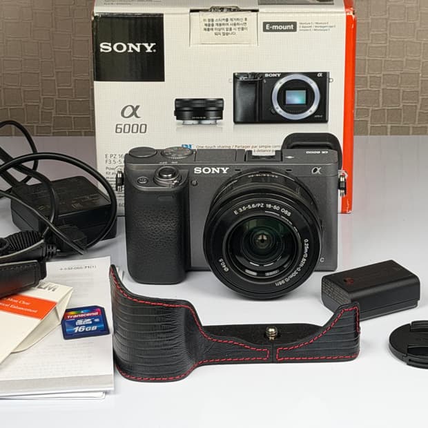 소니 A6000 그레이 미러리스 카메라