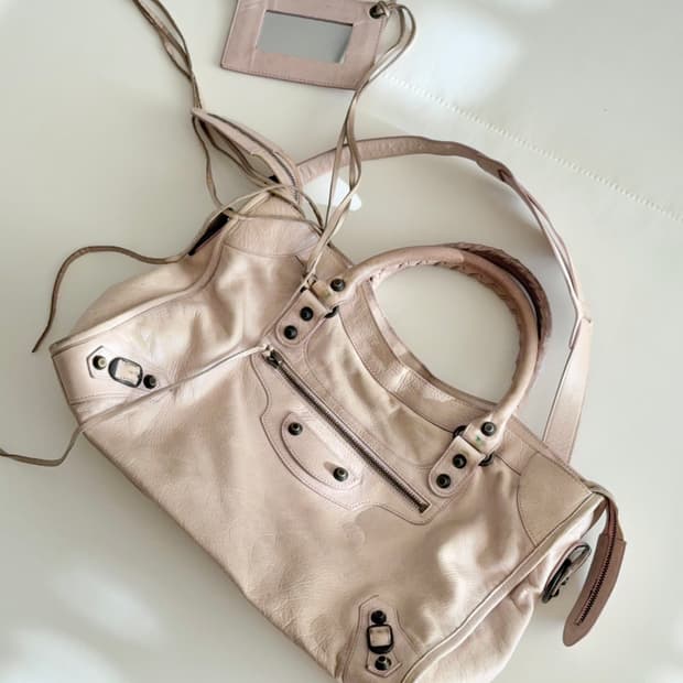 발렌시아가 모터백 미듐 연핑크