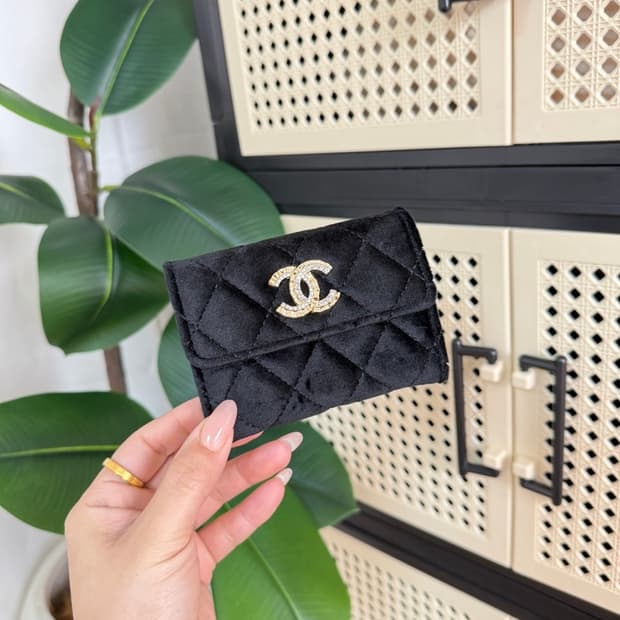 샤넬뷰티 CC로고 리미티드 벨벳 반지갑 풀박스 VIP