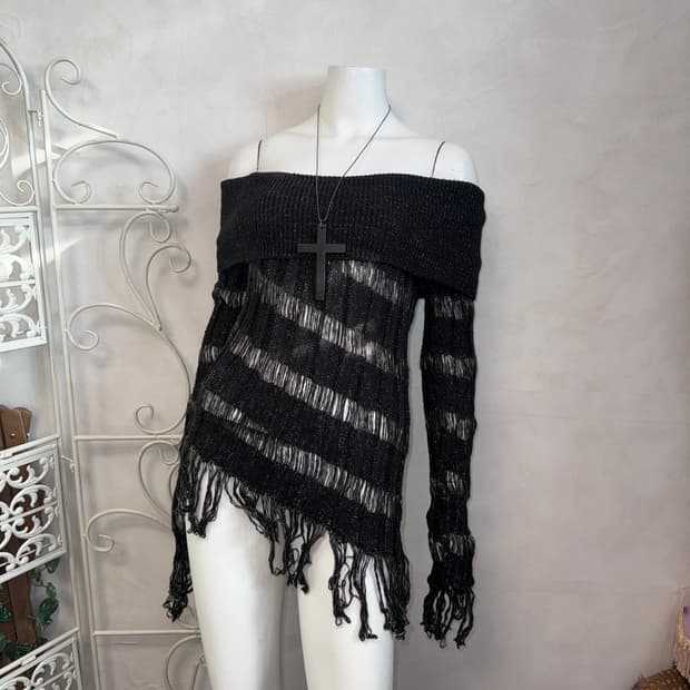 Black gold grunge unbalance 오프숄더 니트