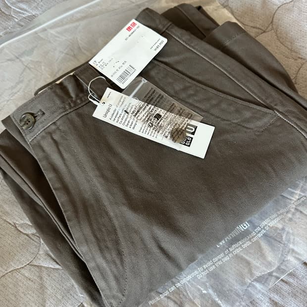 유니클로u 와이드핏 치노 36브라운 79사이즈