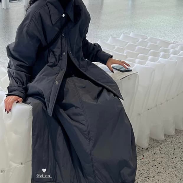 트리밍버드 패디드 스커트 블랙색상