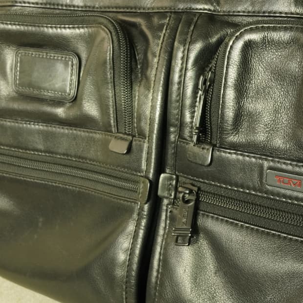 투미 Alpha Leather Expandable Organizer Br